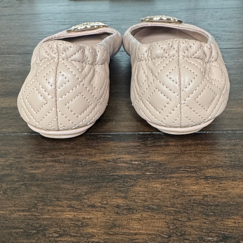 Tory Burch Quilted Minnie Ballet Flats in Light Pink with Gold Logo - Picture 4 of 5
